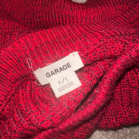 Size S red cropped sweater - Picture 2 of 3